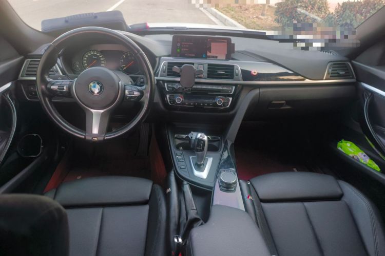 Used BMW 3 Series GT 2020 320i M Sport Package Center Console