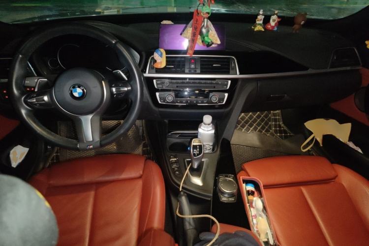 Used BMW 3 Series GT 2020 320i M Sport Night Edition Center Console