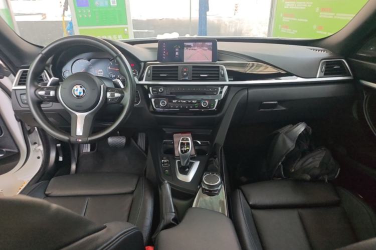 Used BMW 3 Series GT 2020 320i M Sport Package Center Console