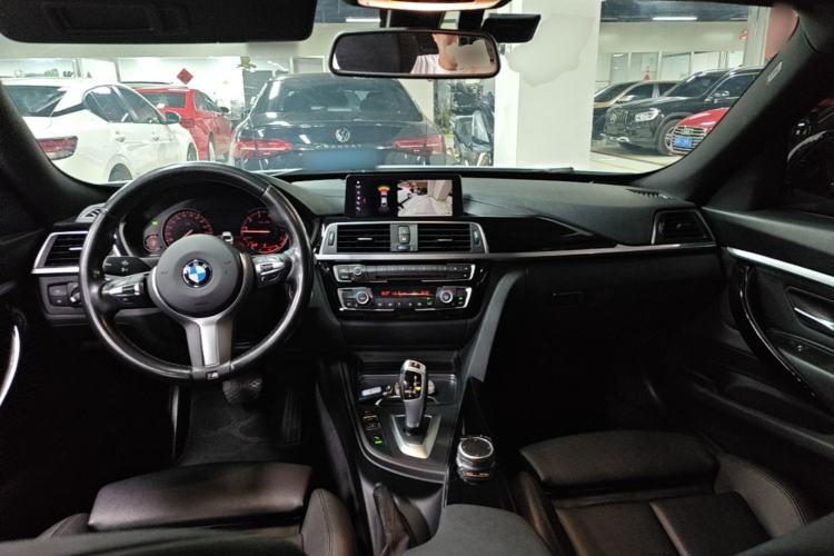Used BMW 3 Series GT 2020 320i M Sport Package Center Console