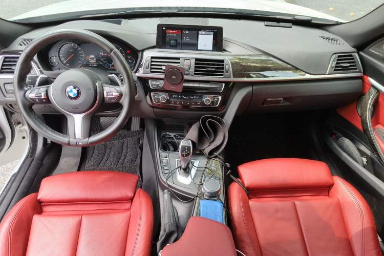 Used BMW 3 Series GT 2020 330i M Sport Night Edition Center Console