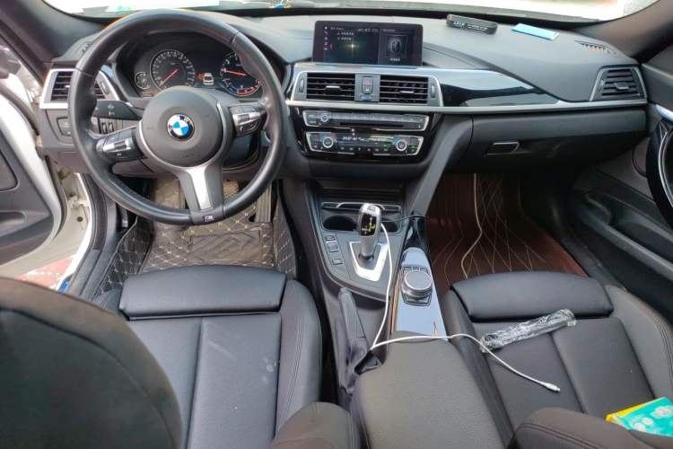 Used BMW 3 Series GT 2020 320i M Sport Package Center Console