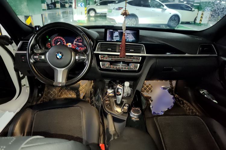 Used BMW 3 Series GT 2020 320i M Sport Package Center Console