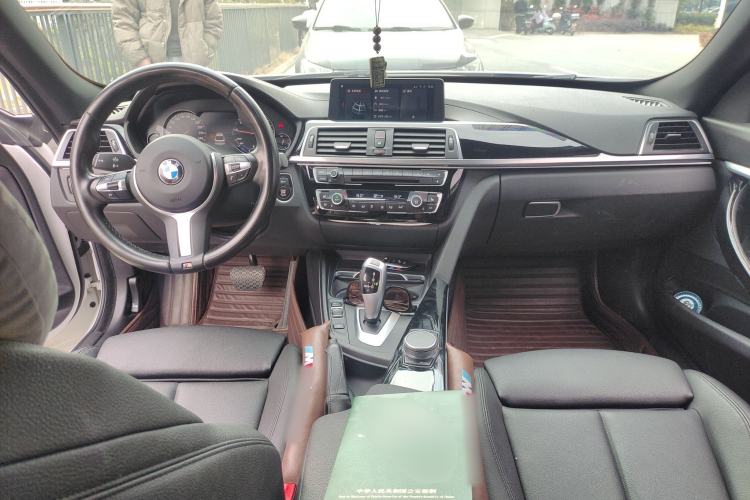 Used BMW 3 Series GT 2020 320i M Sport Package Center Console