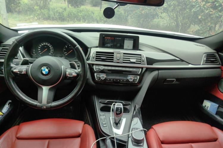 Used BMW 3 Series GT 2020 320i M Sport Night Edition Center Console