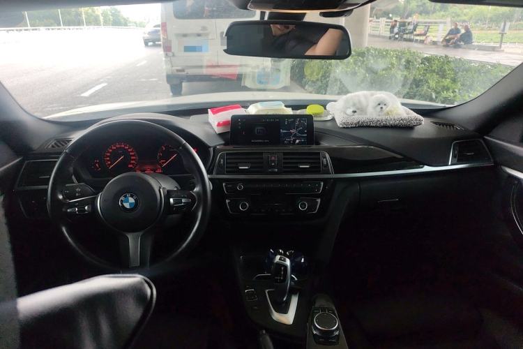 Used BMW 3 Series GT 2020 320i M Sport Package Center Console
