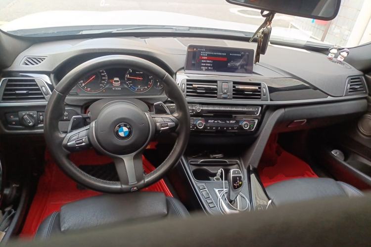 Used BMW 3 Series GT 2020 320i M Sport Night Edition Center Console