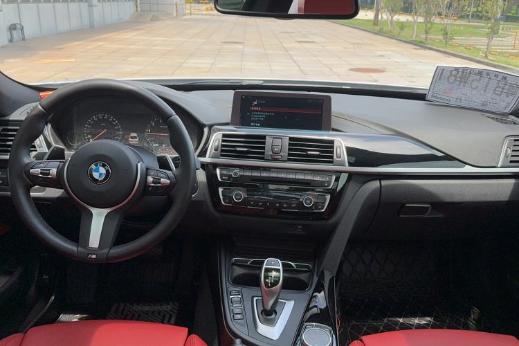 Used BMW 3 Series GT 2020 320i M Sport Night Edition Center Console