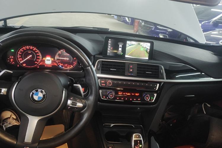 Used BMW 3 Series GT 2020 320i M Sport Night Edition Center Console