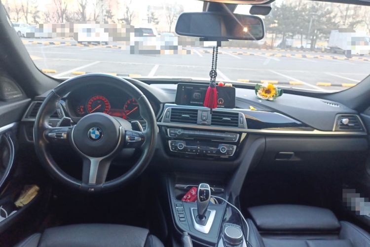 Used BMW 3 Series GT 2020 320i M Sport Night Edition Center Console