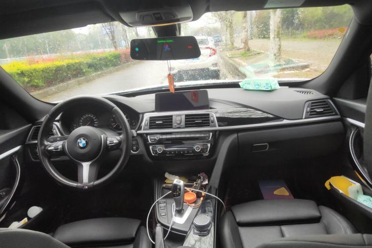 Used BMW 3 Series GT 2020 320i M Sport Package Center Console