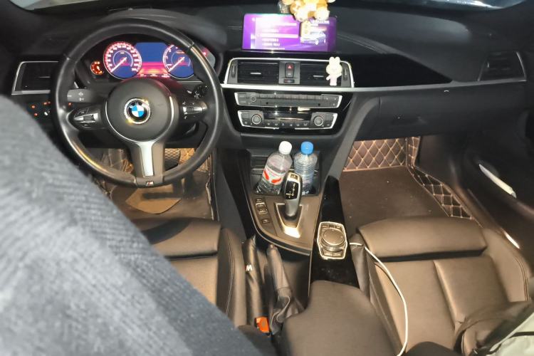 Used BMW 3 Series GT 2020 320i M Sport Package Center Console