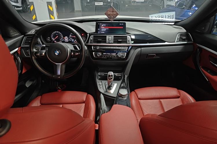 Used BMW 3 Series GT 2020 320i M Sport Night Edition Center Console