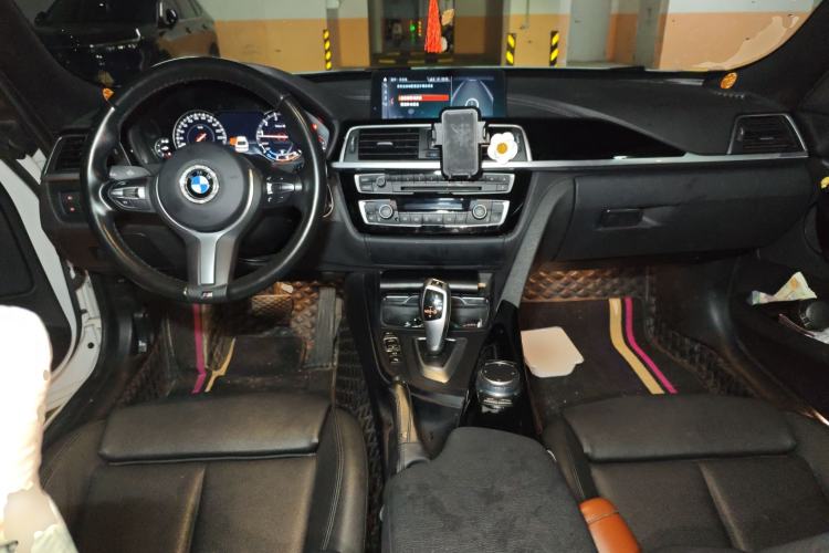 Used BMW 3 Series GT 2020 320i M Sport Package Center Console