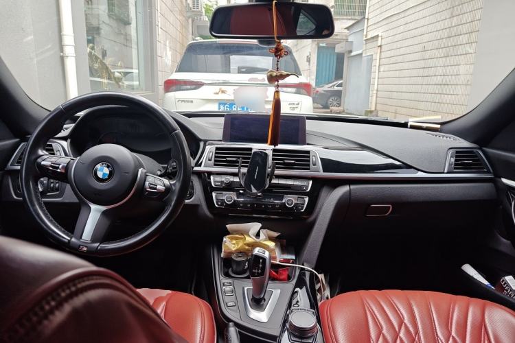 Used BMW 3 Series GT 2020 320i M Sport Package Center Console