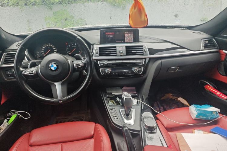 Used BMW 3 Series GT 2020 320i M Sport Night Edition Center Console