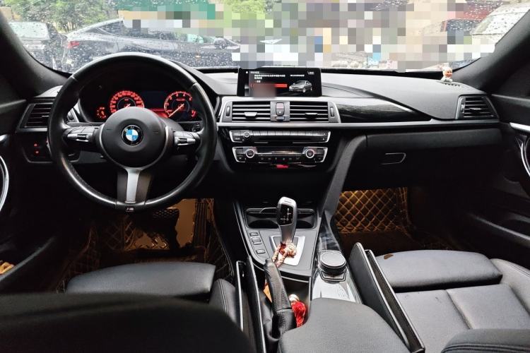 Used BMW 3 Series GT 2020 320i M Sport Package Center Console