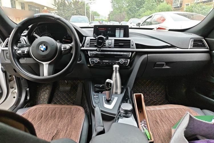 Used BMW 3 Series GT 2020 320i M Sport Package Center Console