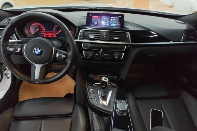 Used BMW 3 Series GT 2020 320i M Sport Package Center Console