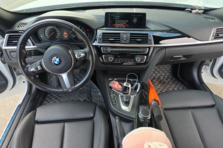 Used BMW 3 Series GT 2020 320i M Sport Package Center Console