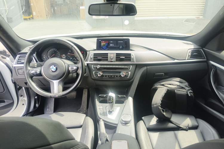 Used BMW 3 Series GT 2020 320i M Sport Package Center Console