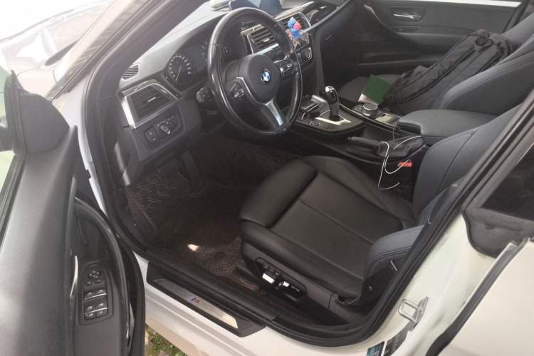 Used BMW 3 Series GT 2020 320i M Sport Package Driver Seat