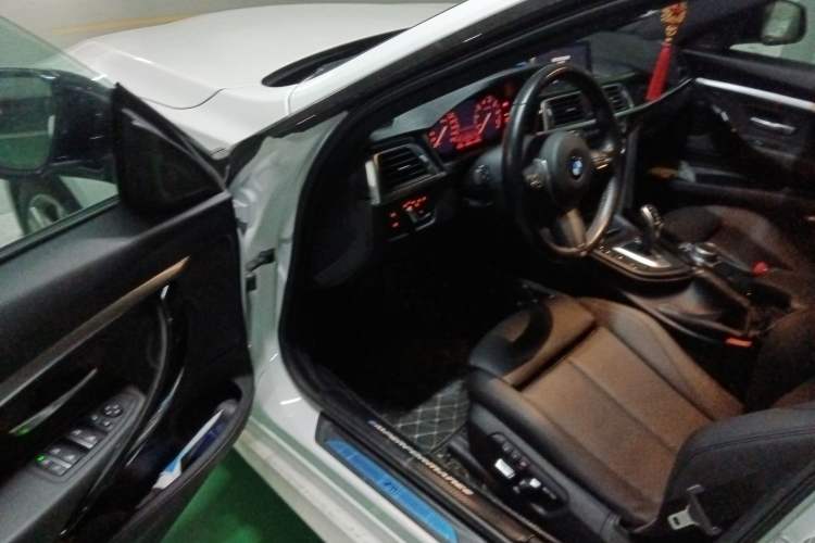 Used BMW 3 Series GT 2020 320i M Sport Package Driver Seat