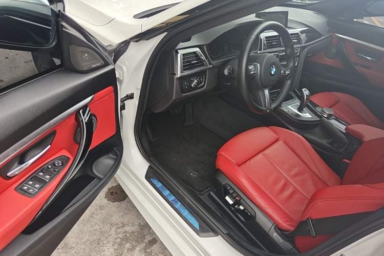 Used BMW 3 Series GT 2020 320i M Sport Night Edition Driver Seat