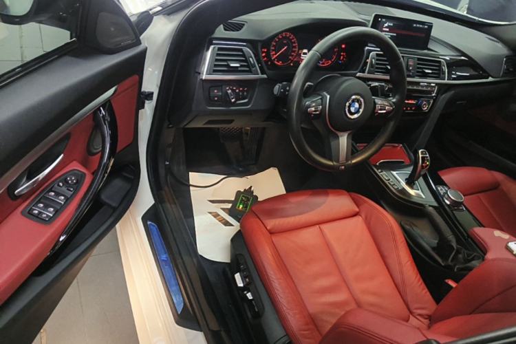 Used BMW 3 Series GT 2020 320i M Sport Night Edition Driver Seat