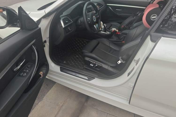 Used BMW 3 Series GT 2020 330i M Sport Night Edition Driver Seat
