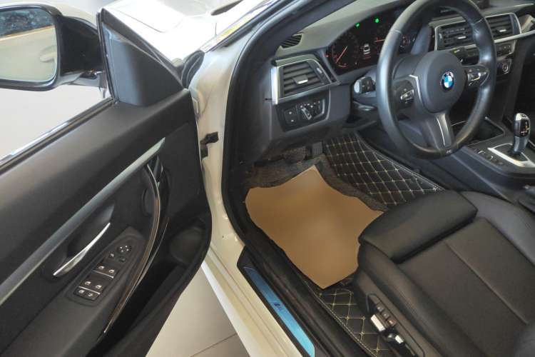 Used BMW 3 Series GT 2020 320i M Sport Package Driver Seat