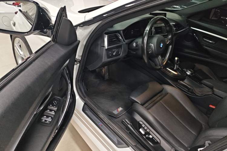 Used BMW 3 Series GT 2020 320i M Sport Package Driver Seat