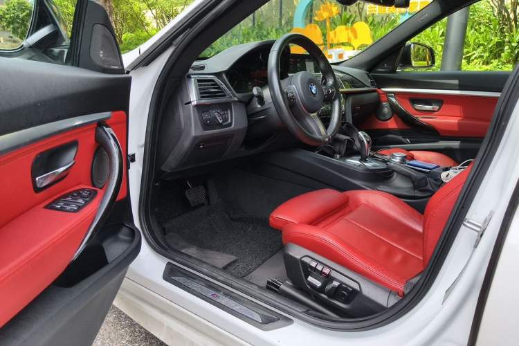 Used BMW 3 Series GT 2020 330i M Sport Night Edition Driver Seat