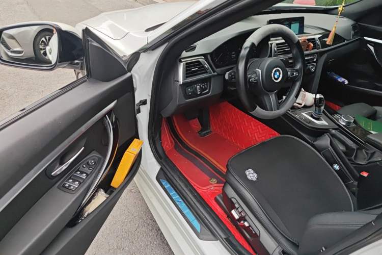 Used BMW 3 Series GT 2020 320i M Sport Package Driver Seat
