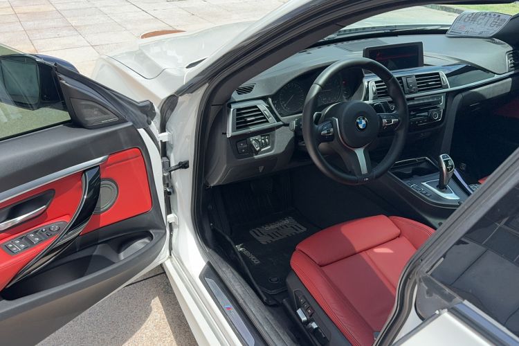 Used BMW 3 Series GT 2020 320i M Sport Night Edition Driver Seat