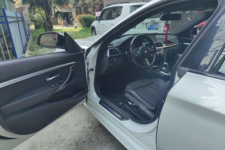 Used BMW 3 Series GT 2020 320i M Sport Package Driver Seat