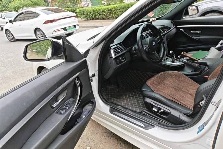 Used BMW 3 Series GT 2020 320i M Sport Package Driver Seat