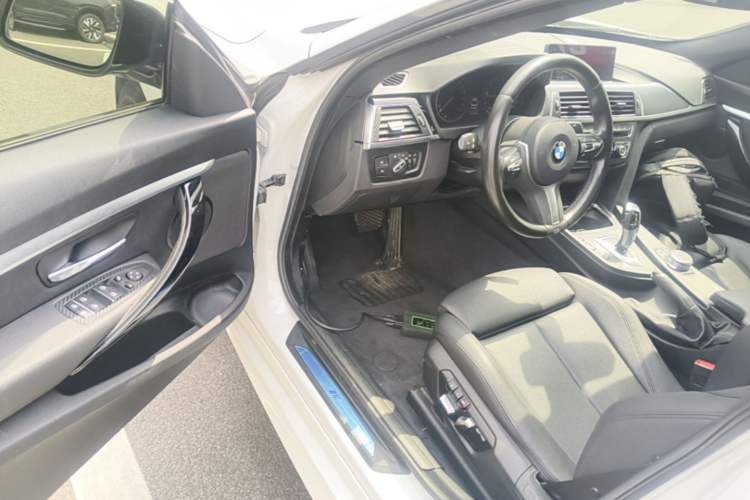 Used BMW 3 Series GT 2020 320i M Sport Package Driver Seat