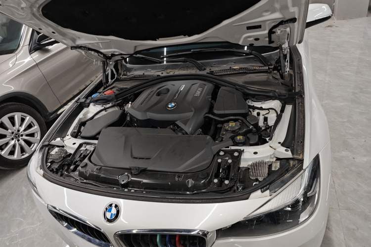 Used BMW 3 Series GT 2020 320i M Sport Package Engine Bay
