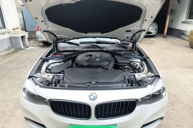 Used BMW 3 Series GT 2020 320i M Sport Night Edition Engine Bay