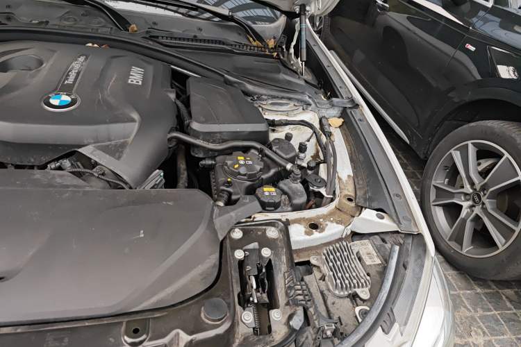 Used BMW 3 Series GT 2020 320i M Sport Night Edition Engine Bay Left
