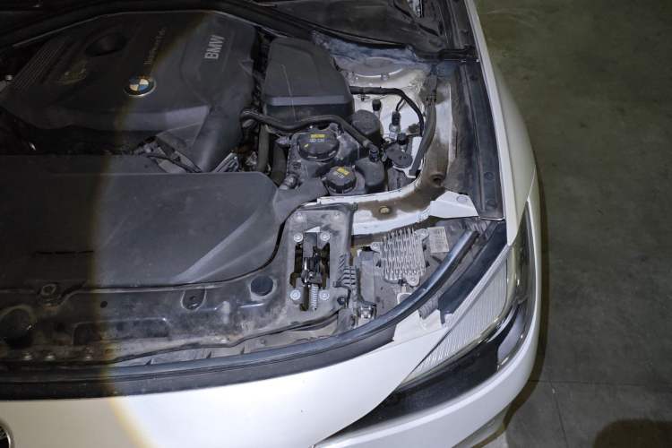 Used BMW 3 Series GT 2020 320i M Sport Package Engine Bay Left