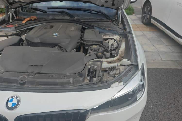 Used BMW 3 Series GT 2020 330i M Sport Night Edition Engine Bay Left