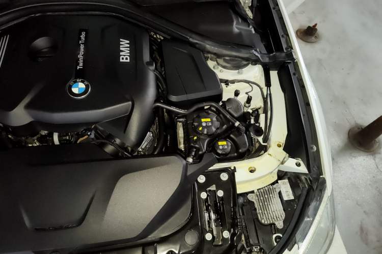 Used BMW 3 Series GT 2020 320i M Sport Package Engine Bay Left