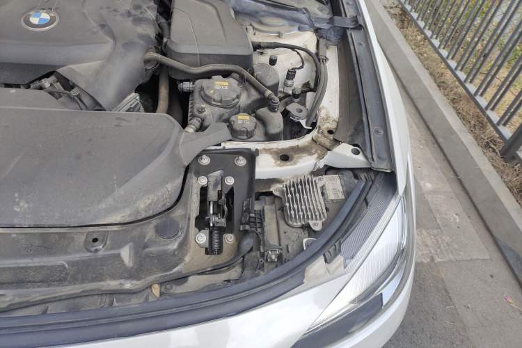 Used BMW 3 Series GT 2020 320i M Sport Package Engine Bay Left