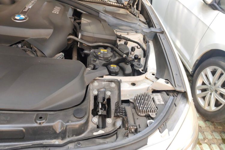 Used BMW 3 Series GT 2020 320i M Sport Package Engine Bay Left