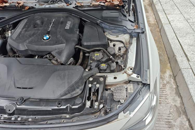 Used BMW 3 Series GT 2020 320i M Sport Package Engine Bay Left