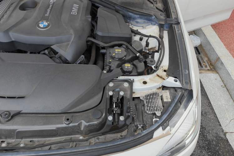 Used BMW 3 Series GT 2020 320i M Sport Night Edition Engine Bay Left