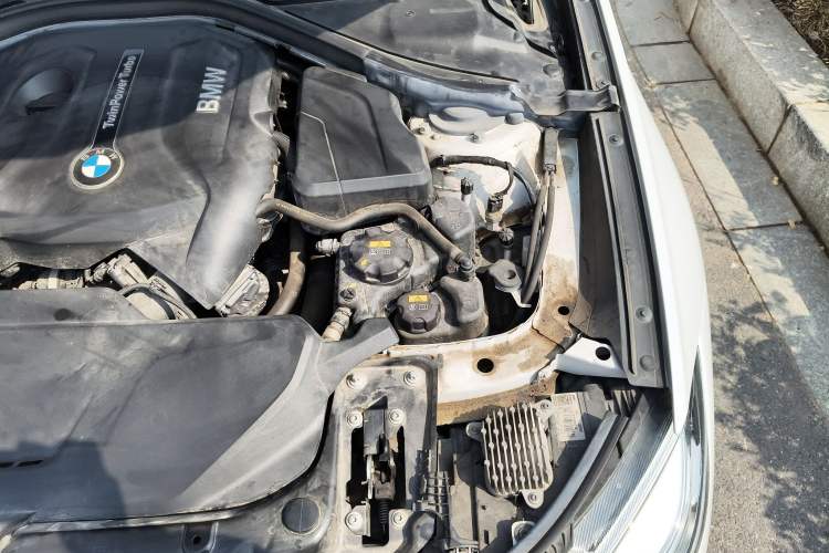 Used BMW 3 Series GT 2020 320i M Sport Package Engine Bay Left