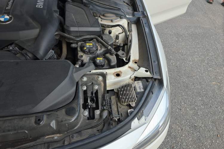 Used BMW 3 Series GT 2020 320i M Sport Package Engine Bay Left